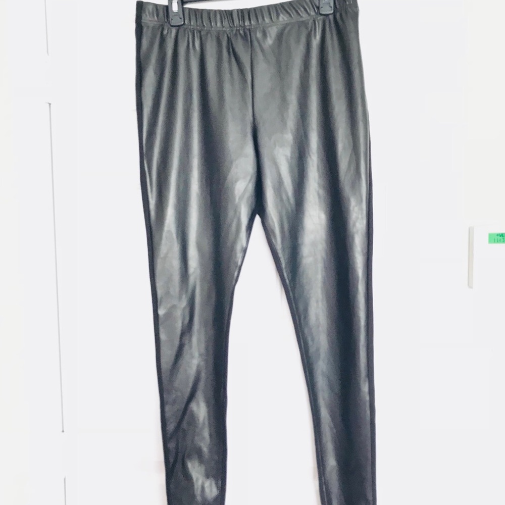 Kardashian Collection Leather leggings